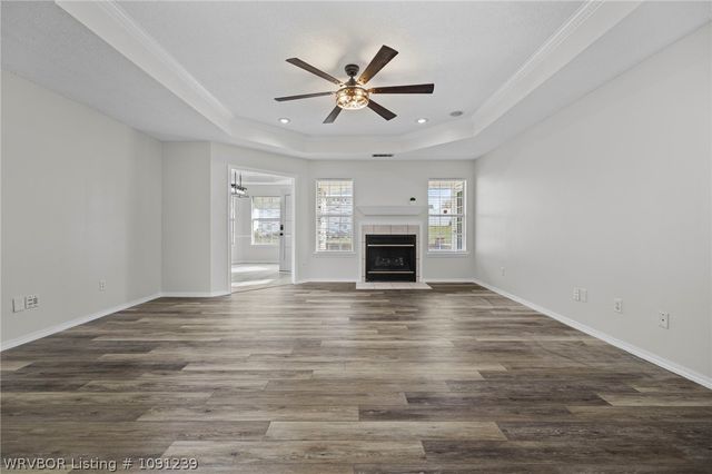 2728 Elfen Glen, Van Buren, AR 72956