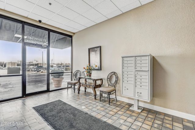 214 E 4th Street, 402, Joplin, MO 64801