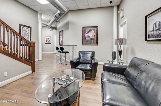 214 E 4th Street, 402, Joplin, MO 64801
