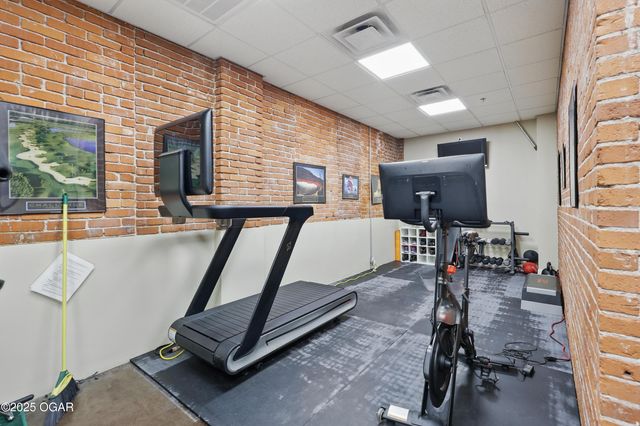214 E 4th Street, 402, Joplin, MO 64801