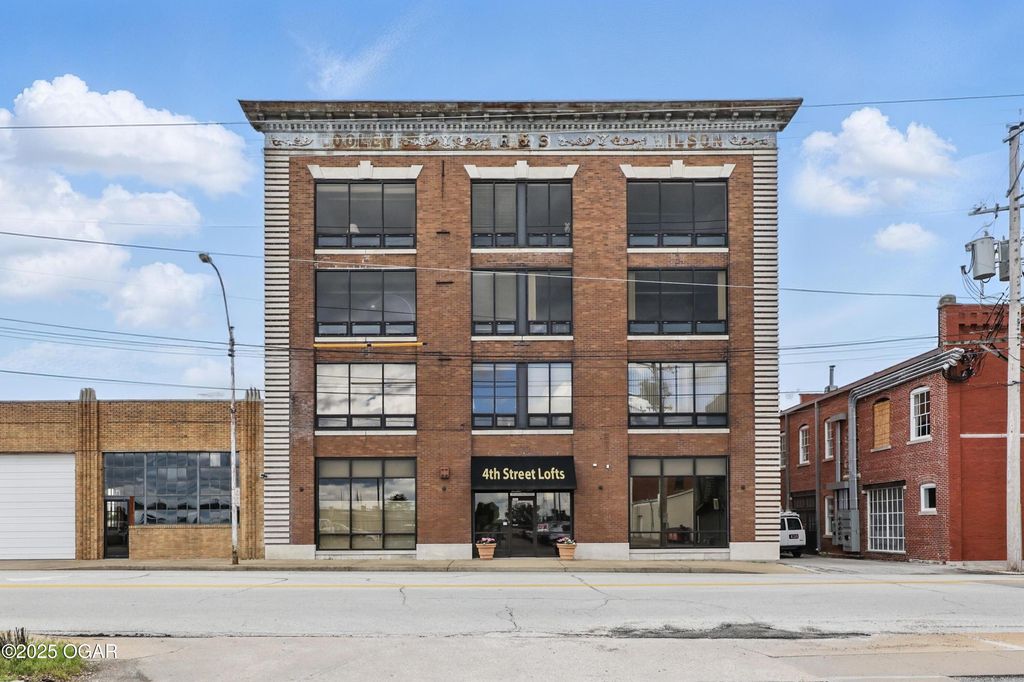 214 E 4th Street, 402, Joplin, MO 64801