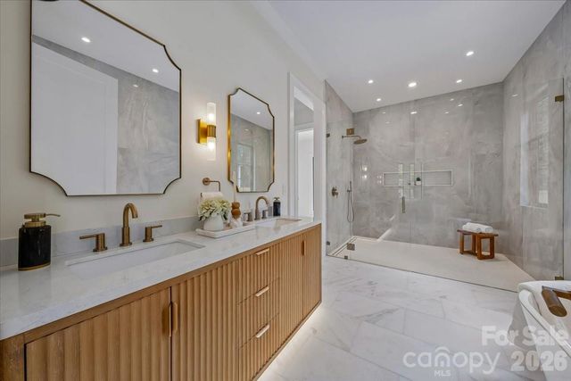 4635 Water Oak Road, Charlotte, NC 28211