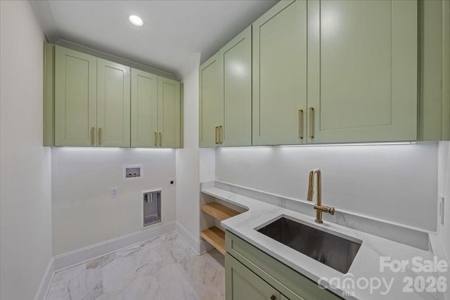4635 Water Oak Road, Charlotte, NC 28211