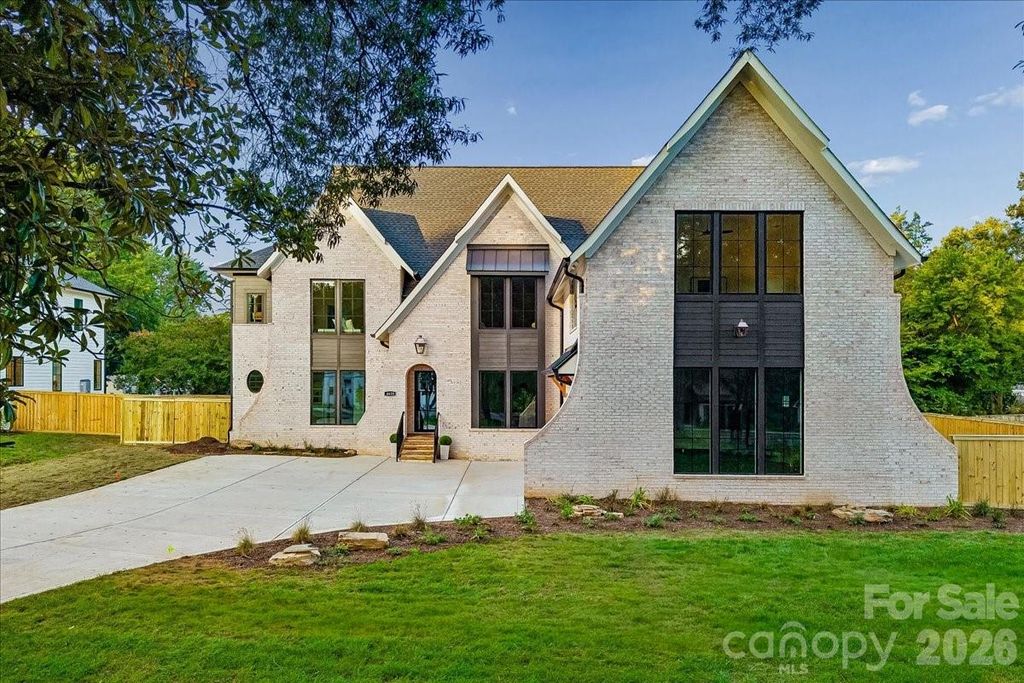 4635 Water Oak Road, Charlotte, NC 28211