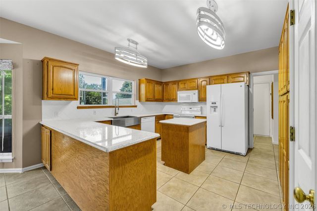18326 S 131st East Avenue, Bixby, OK 74008