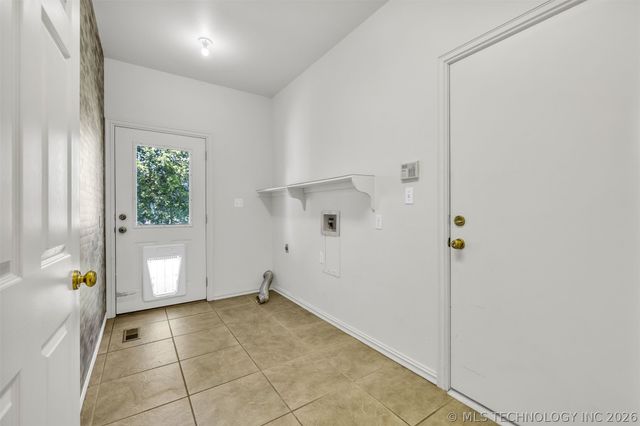 18326 S 131st East Avenue, Bixby, OK 74008