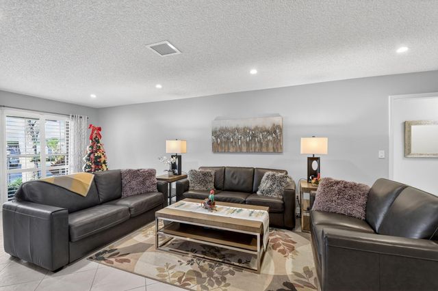 4723 Storkwood Lane A, Boynton Beach, FL 33436