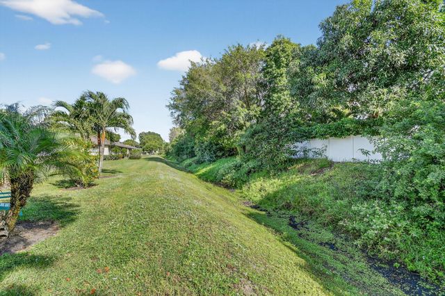 4723 Storkwood Lane A, Boynton Beach, FL 33436