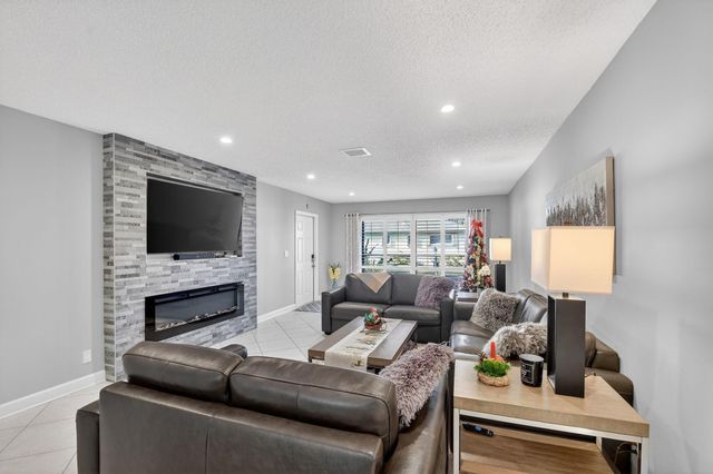 4723 Storkwood Lane A, Boynton Beach, FL 33436