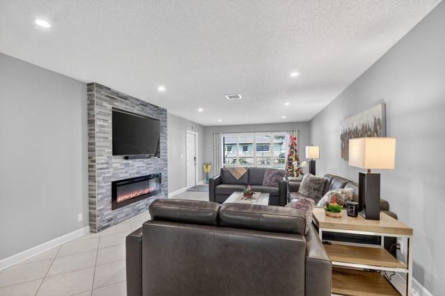 4723 Storkwood Lane A, Boynton Beach, FL 33436