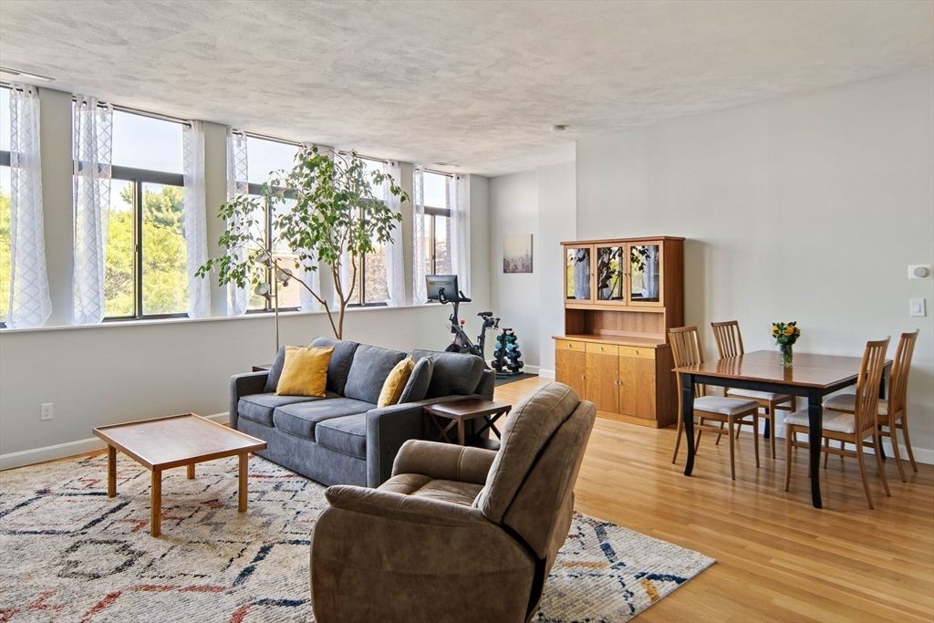 99 Gove St 14, Boston, MA 02128