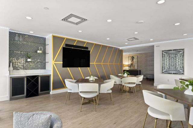 550 Front St 404, San Diego, CA 92101