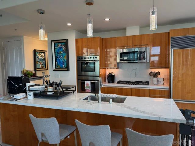 550 Front St 404, San Diego, CA 92101