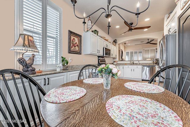 963 W Union Bell Drive, Green Valley, AZ 85614