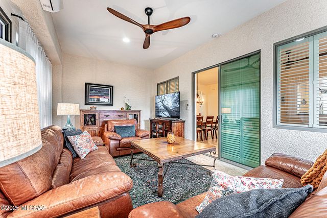 963 W Union Bell Drive, Green Valley, AZ 85614