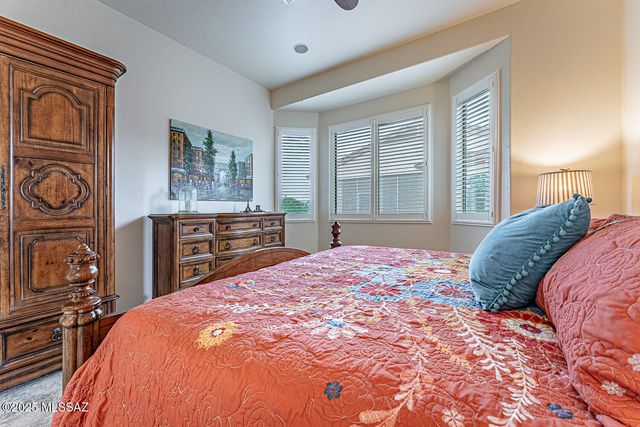 963 W Union Bell Drive, Green Valley, AZ 85614