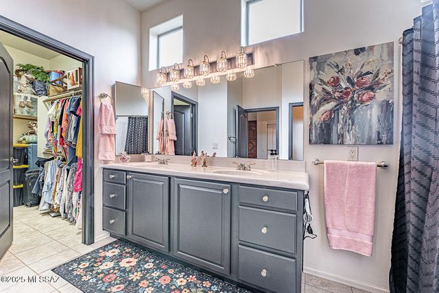 963 W Union Bell Drive, Green Valley, AZ 85614