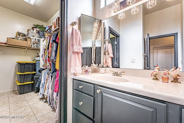 963 W Union Bell Drive, Green Valley, AZ 85614