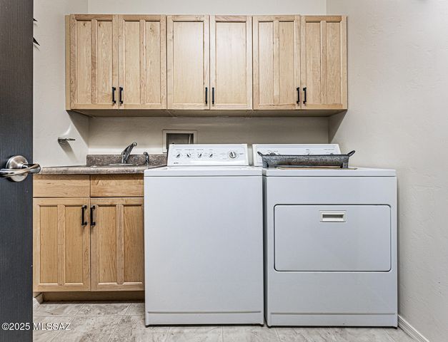 963 W Union Bell Drive, Green Valley, AZ 85614