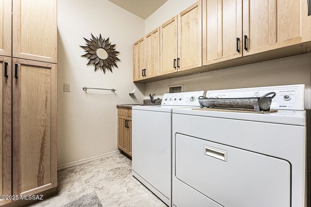 963 W Union Bell Drive, Green Valley, AZ 85614