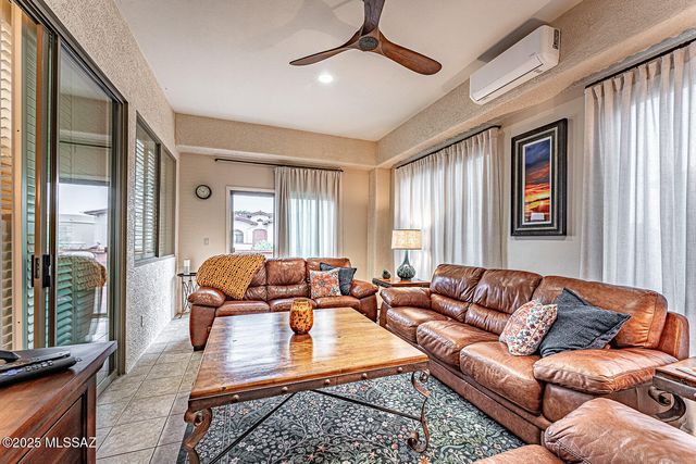 963 W Union Bell Drive, Green Valley, AZ 85614