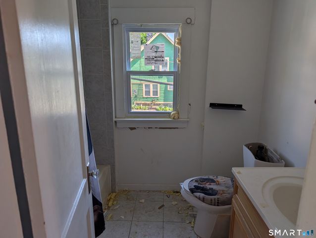 651 Cooke Street, Waterbury, CT 06708