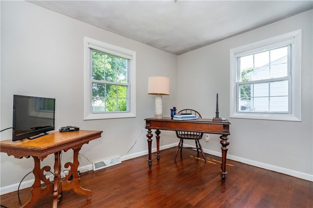 43 Topaz Drive, Warwick, RI 02818