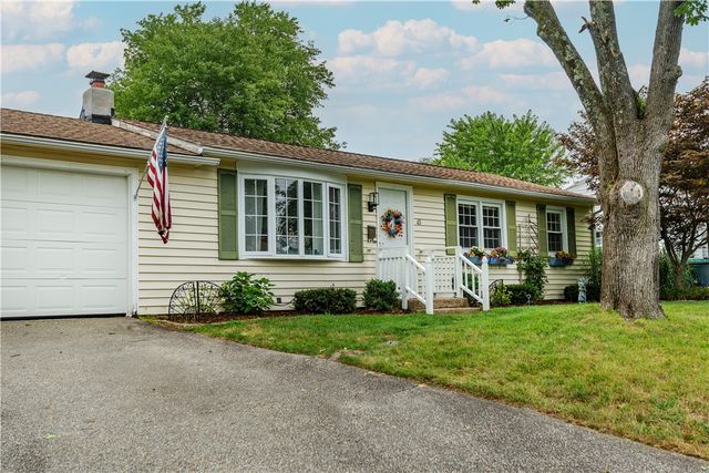 43 Topaz Drive, Warwick, RI 02818