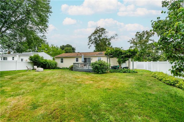 43 Topaz Drive, Warwick, RI 02818