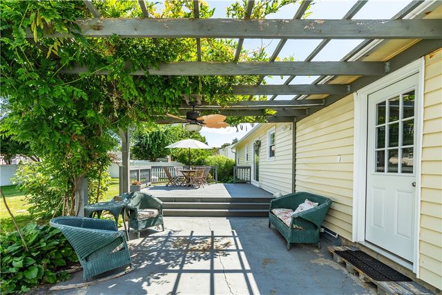 43 Topaz Drive, Warwick, RI 02818