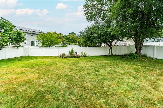 43 Topaz Drive, Warwick, RI 02818