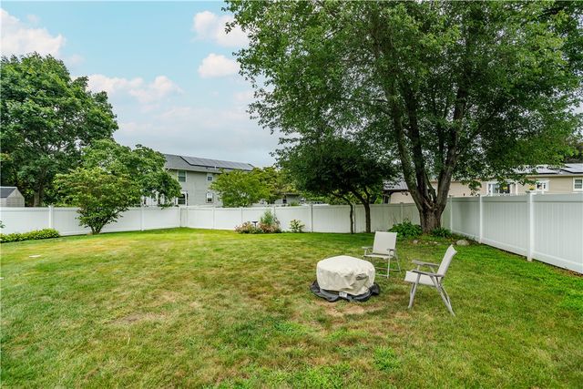 43 Topaz Drive, Warwick, RI 02818