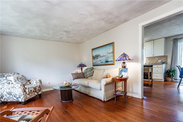 43 Topaz Drive, Warwick, RI 02818