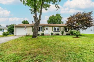 43 Topaz Drive, Warwick, RI 02818