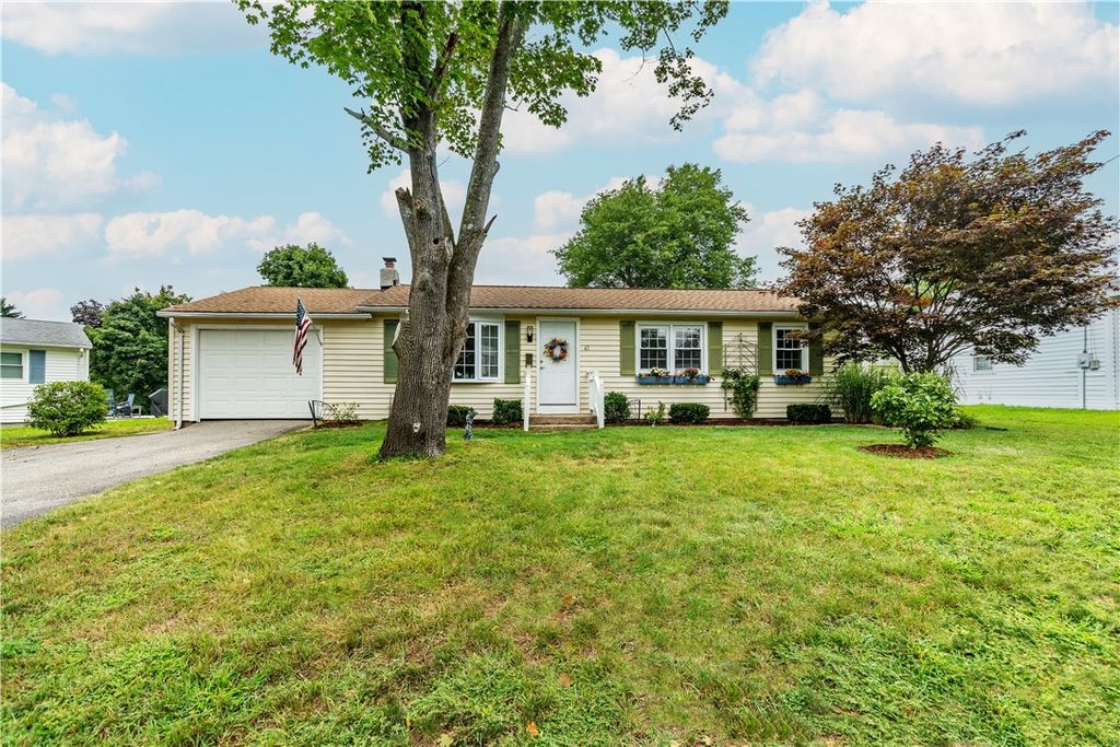 43 Topaz Drive, Warwick, RI 02818