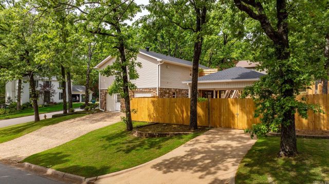 10600 Crestdale Lane, Little Rock, AR 72212