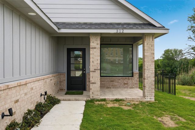 312 3rd Street, Hillsboro, TX 76645