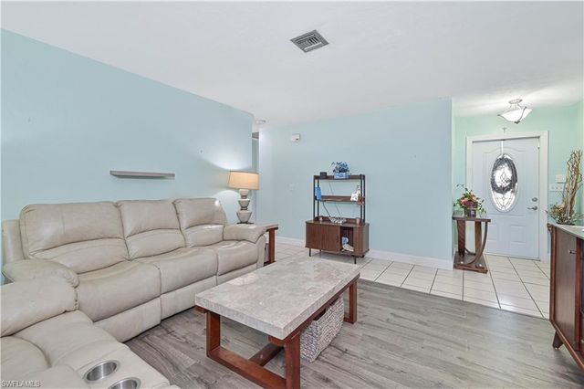 1210 SE 34th TER, Cape Coral, FL 33904