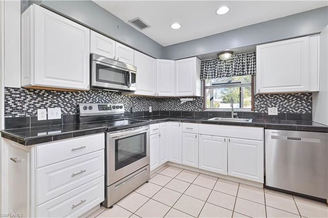 1210 SE 34th TER, Cape Coral, FL 33904