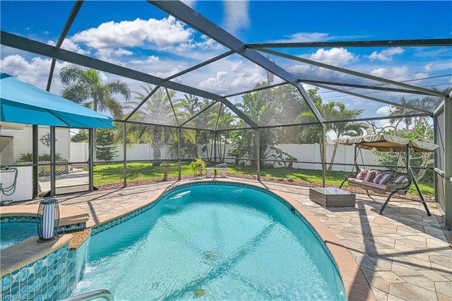 1210 SE 34th TER, Cape Coral, FL 33904