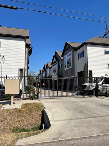 769 Paul Quinn Street, Houston, TX 77091