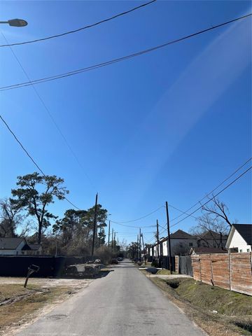 769 Paul Quinn Street, Houston, TX 77091