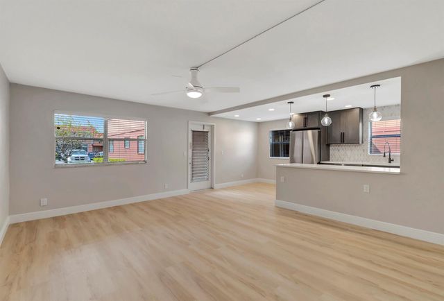 484 Saxony K, Delray Beach, FL 33446