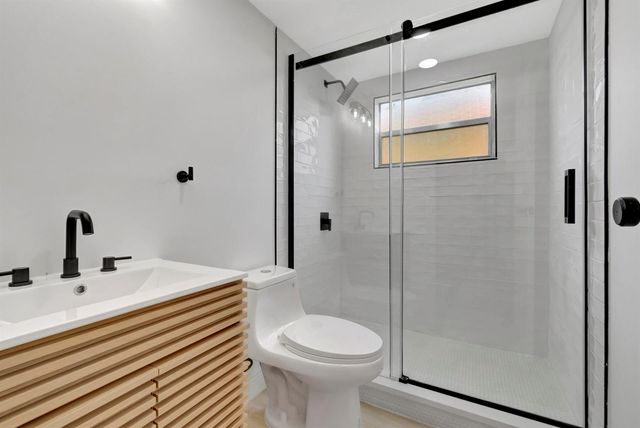 484 Saxony K, Delray Beach, FL 33446