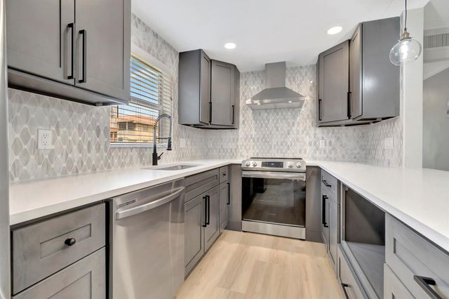 484 Saxony K, Delray Beach, FL 33446