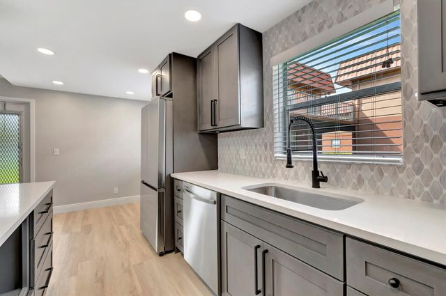 484 Saxony K, Delray Beach, FL 33446