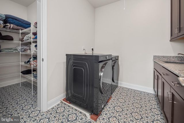 70 KATE CT, Easton, PA 18042
