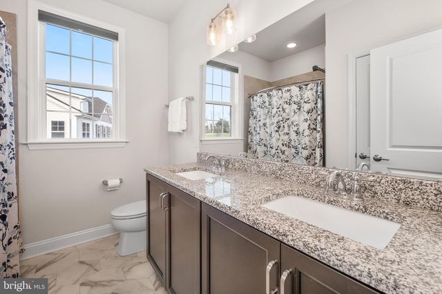 70 KATE CT, Easton, PA 18042