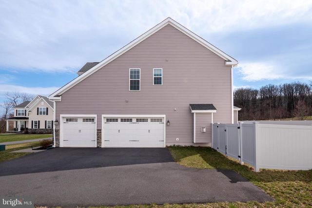 70 KATE CT, Easton, PA 18042