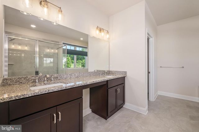 70 KATE CT, Easton, PA 18042